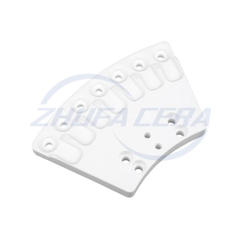 Alümina yelpaze şeklindeki seramik parçalar